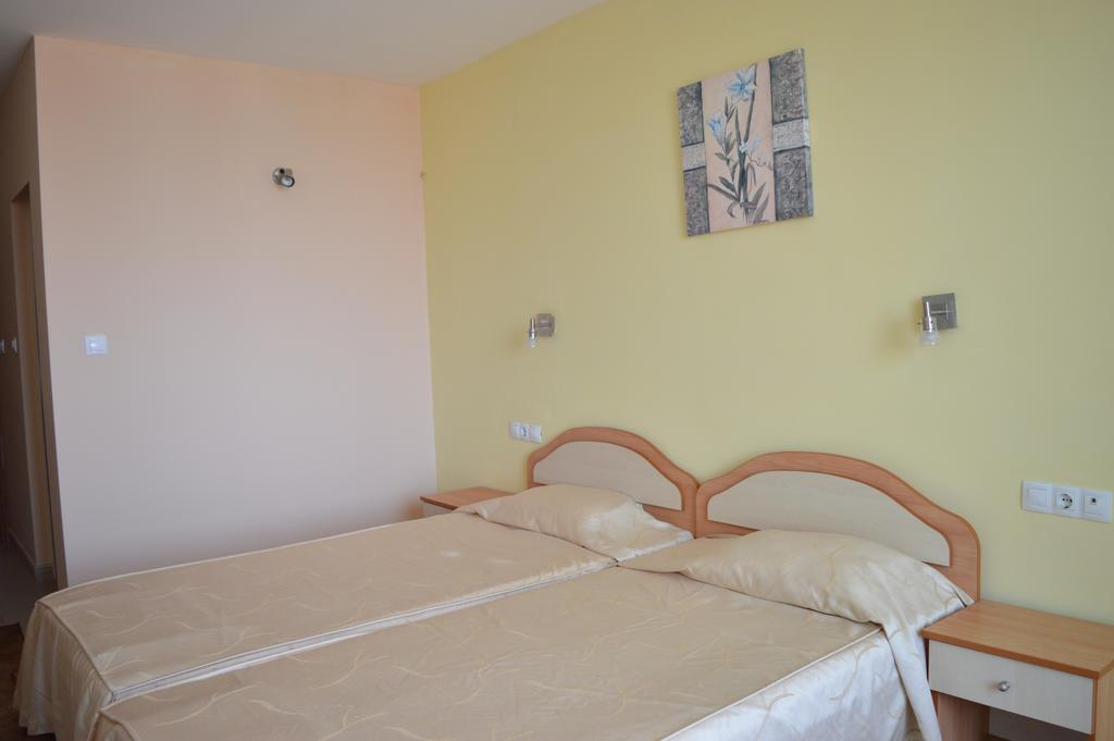 Family Hotel Coral Sozopol Cameră foto